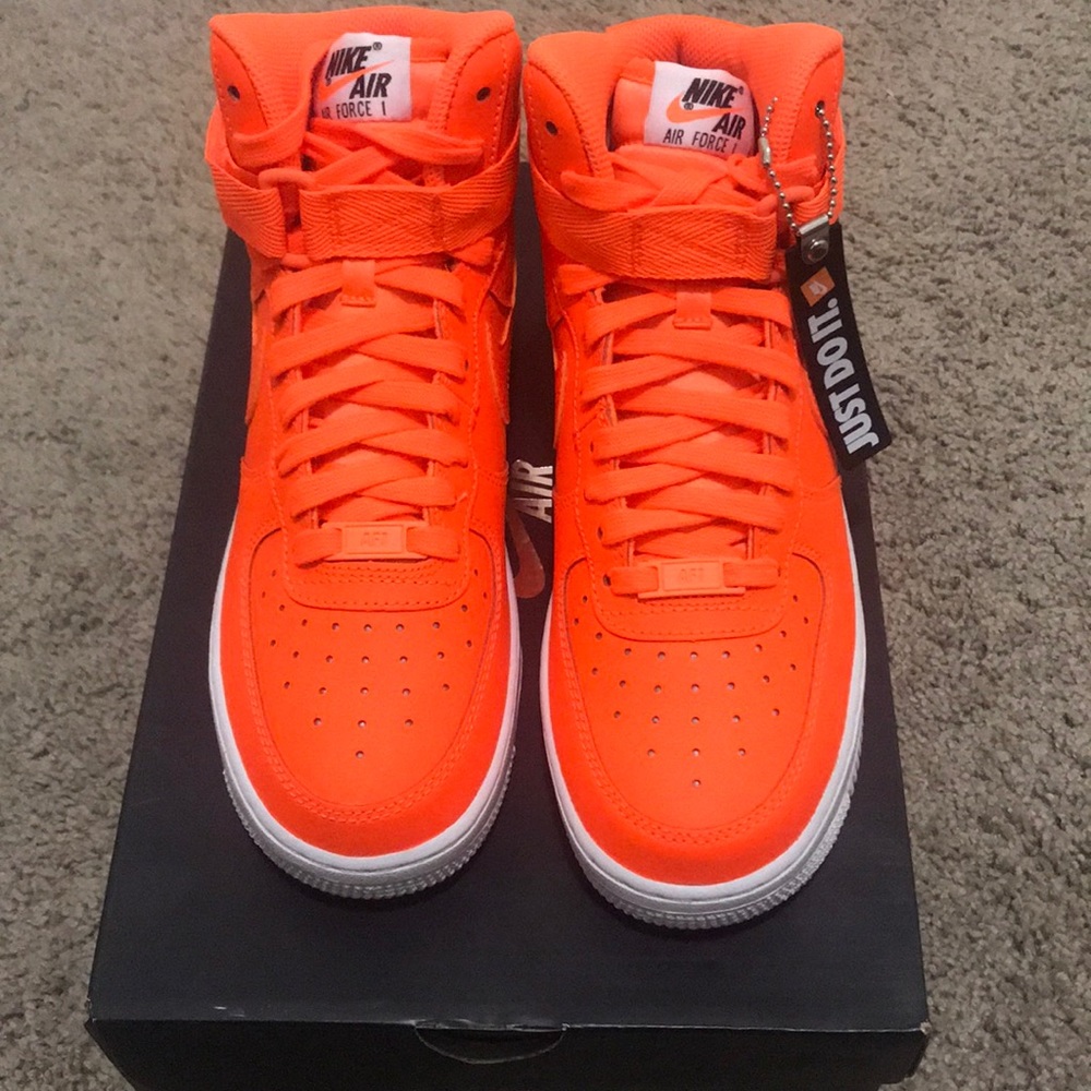 Air Force 1 High LV8 sz 6